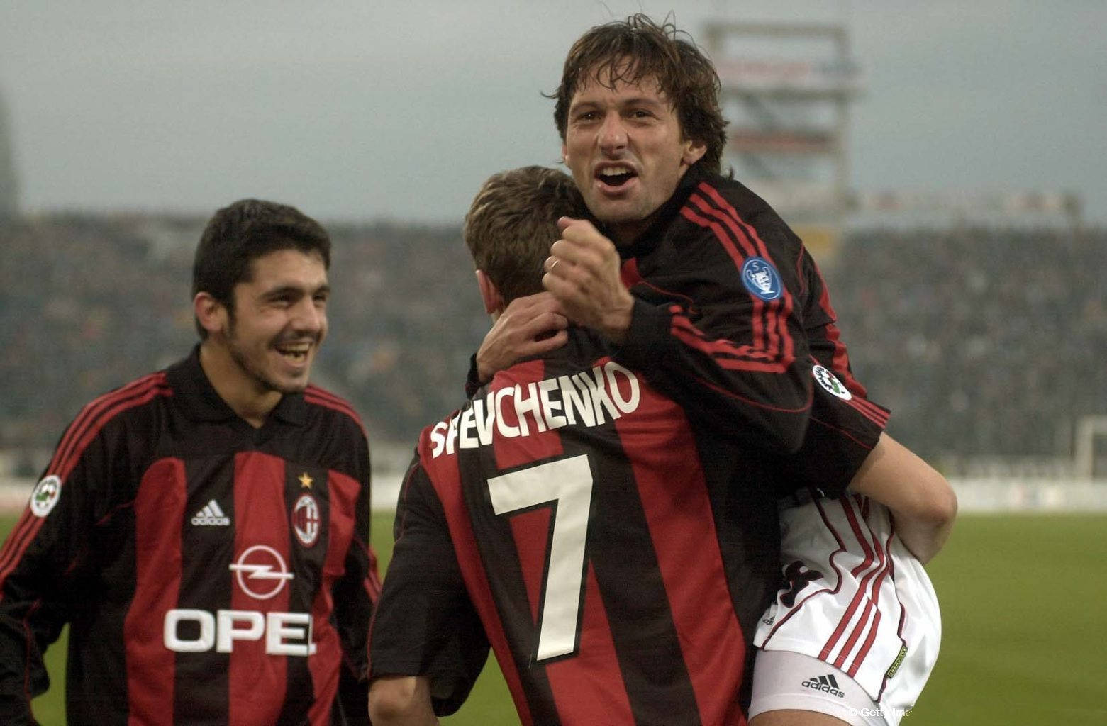 借此认识到 借此认识到