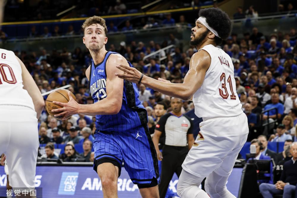 牵动着球迷 牵动着球迷